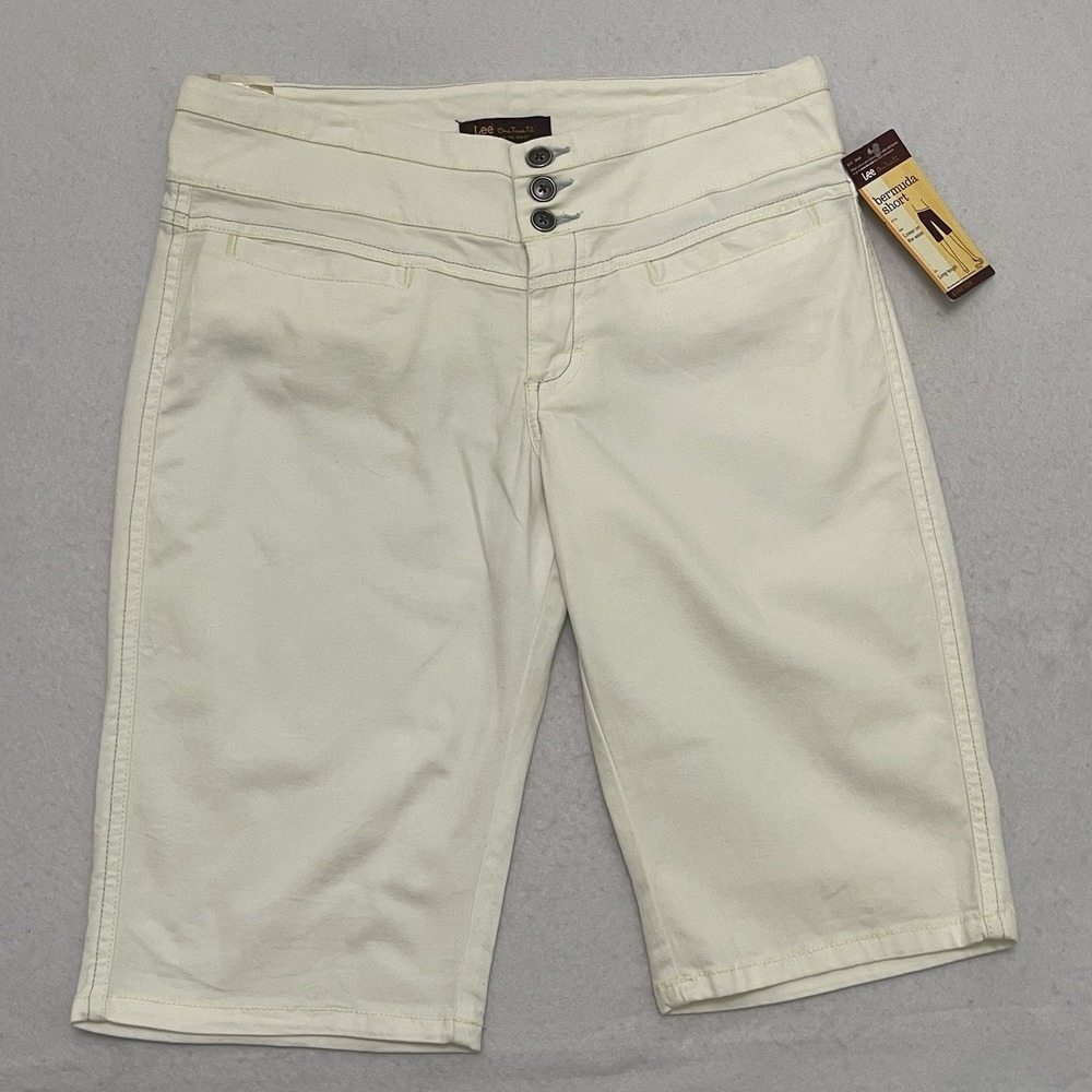 NWT Lee One True Fit Women's 8M White Bermuda Shorts Stretch Low Rise